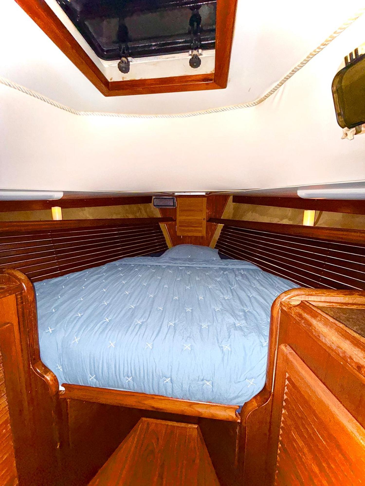 Off Grid Sail Botel *